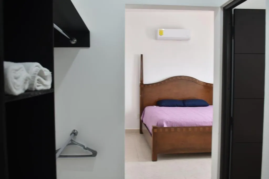 Casa Llena De Vida Con Alberca Vila Cancún 0*,